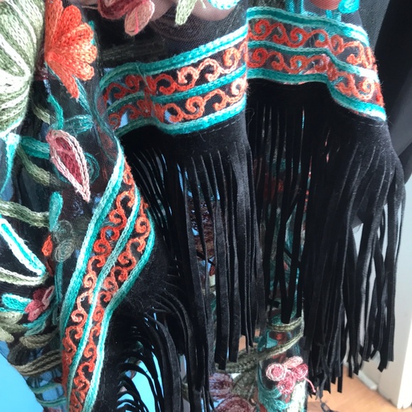 Long Shear Embroidered w/Tassels Jacket 🍀 - Picture 5 of 6